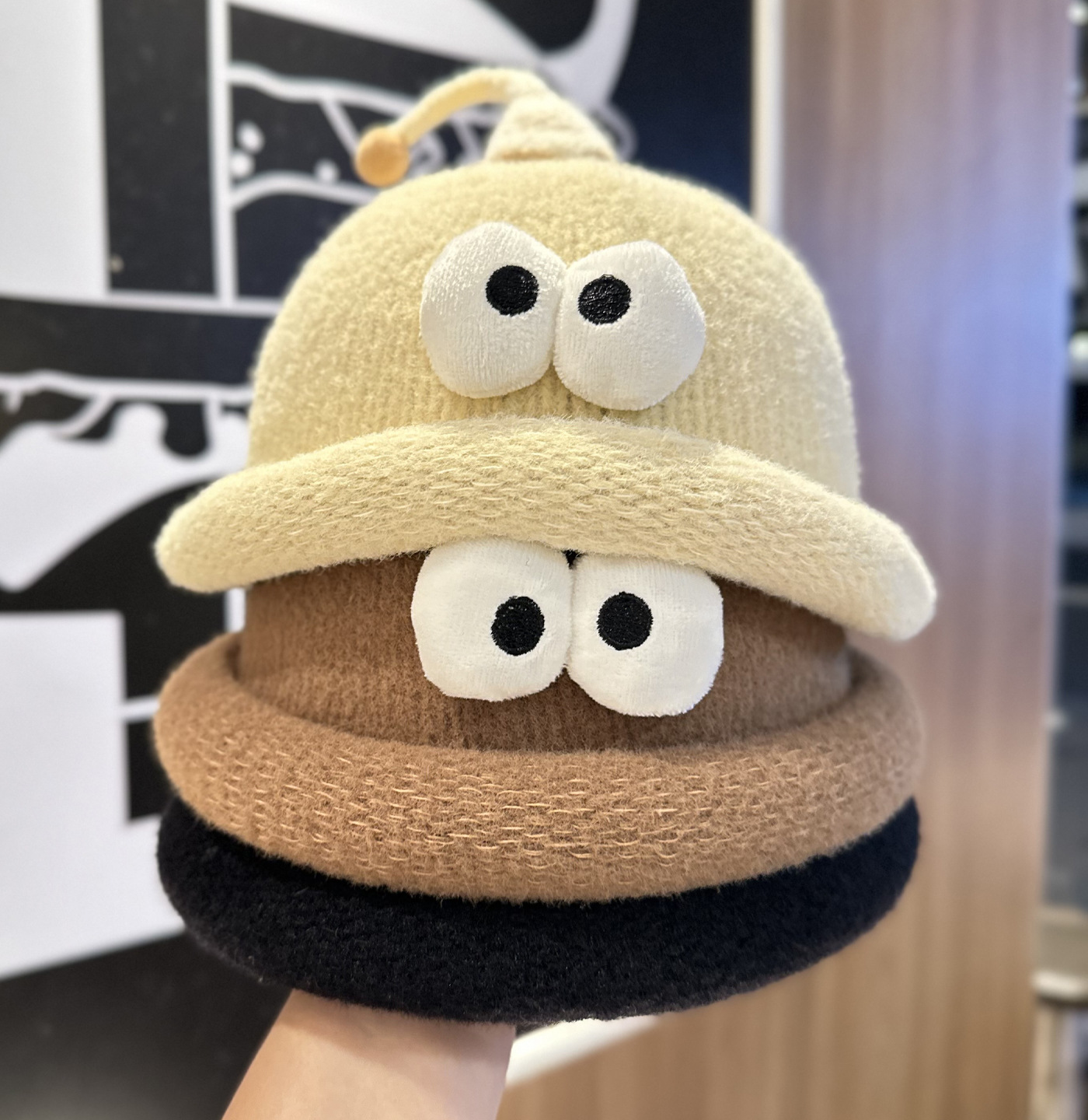 Beanie Cuffed Knit - Playful Big-Eyed Garlic Knitted Wool Beanie